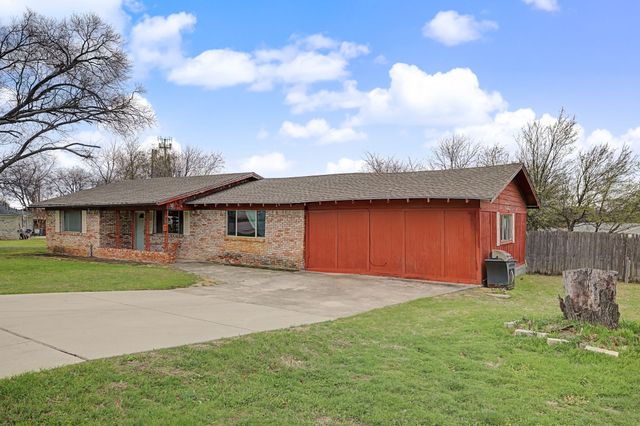 4113 Canyon Trail, Lake Worth, TX 76135