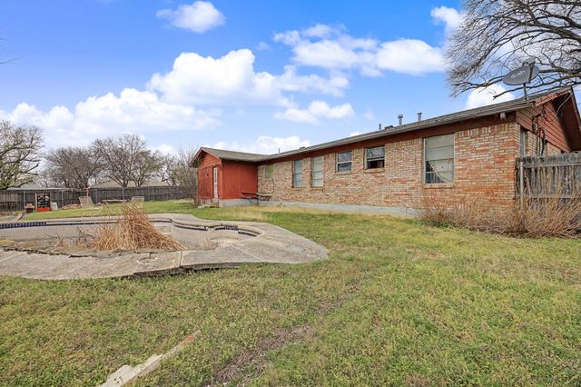 4113 Canyon Trail, Lake Worth, TX 76135