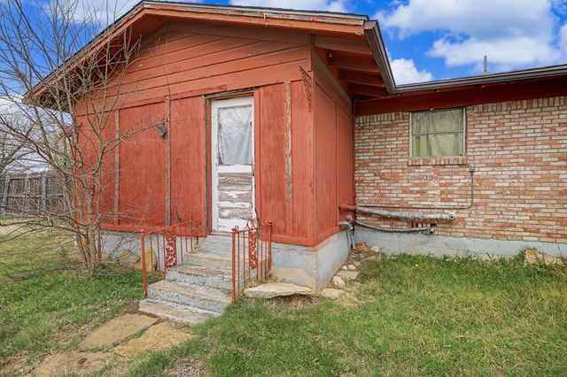 4113 Canyon Trail, Lake Worth, TX 76135