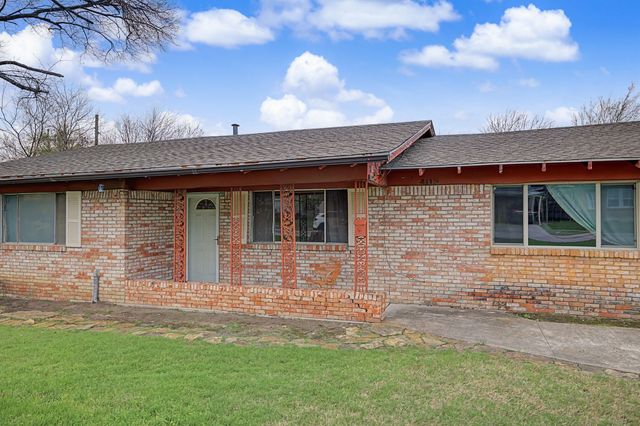 4113 Canyon Trail, Lake Worth, TX 76135