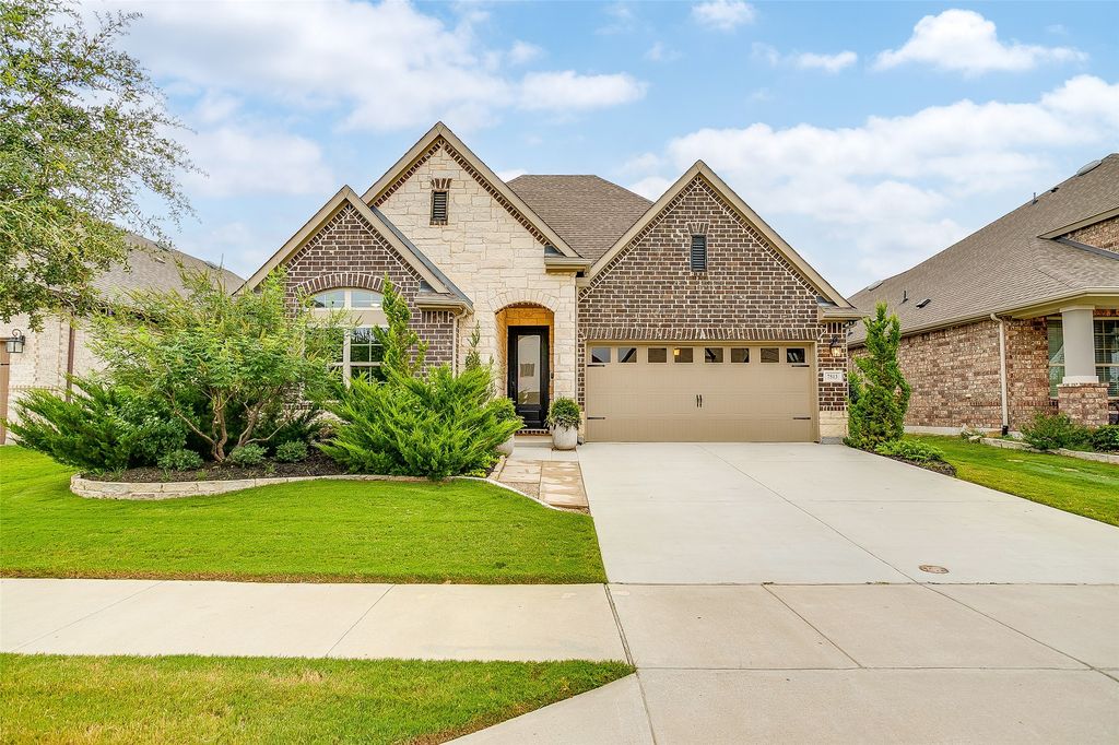7513 Winterbloom Way, Fort Worth, TX 76123