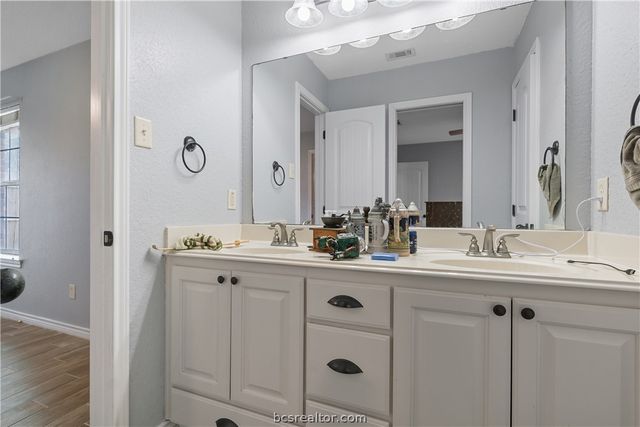 931 Turtle Dove Trail, College Station, TX 77845