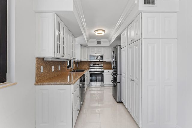 5380 N Ocean Drive 5a, Riviera Beach, FL 33404