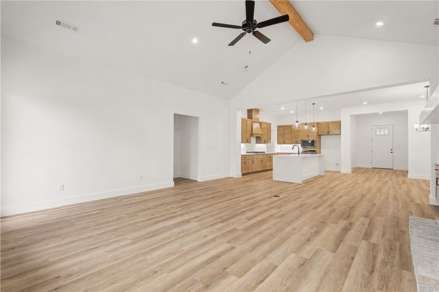 9300 S Pleasant Valley Road, Gentry, AR 72734