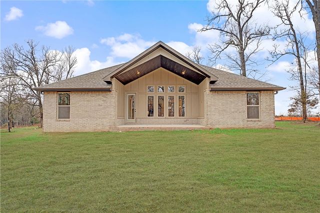 9300 S Pleasant Valley Road, Gentry, AR 72734