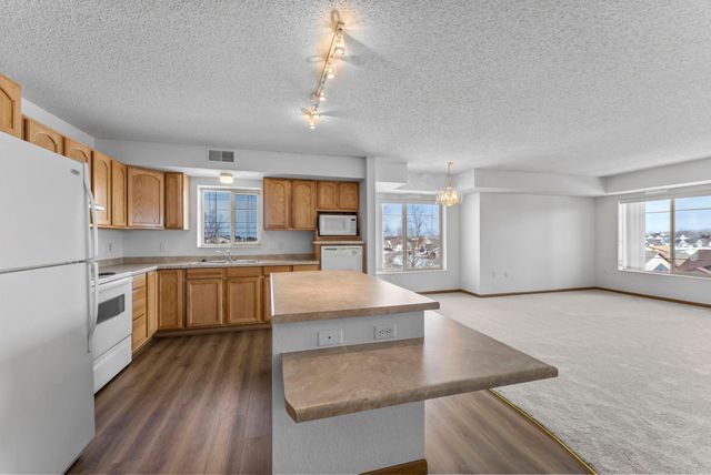 2155 6th Lane SE 208, Cambridge, MN 55008