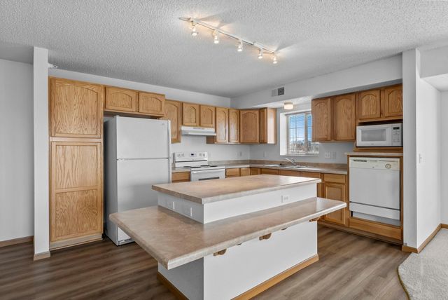 2155 6th Lane SE 208, Cambridge, MN 55008