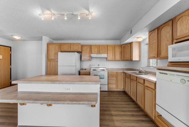 2155 6th Lane SE 208, Cambridge, MN 55008