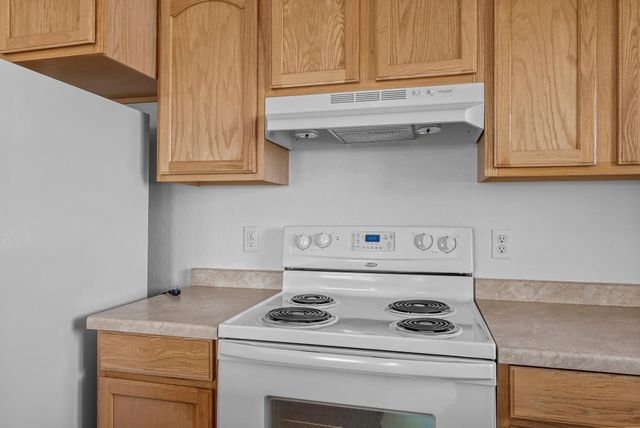 2155 6th Lane SE 208, Cambridge, MN 55008