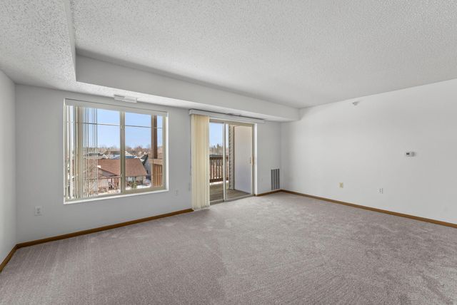 2155 6th Lane SE 208, Cambridge, MN 55008