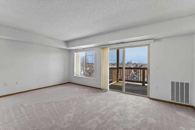 2155 6th Lane SE 208, Cambridge, MN 55008