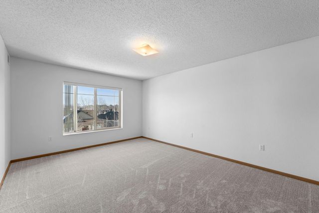 2155 6th Lane SE 208, Cambridge, MN 55008