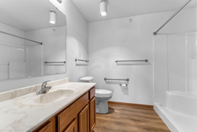 2155 6th Lane SE 208, Cambridge, MN 55008