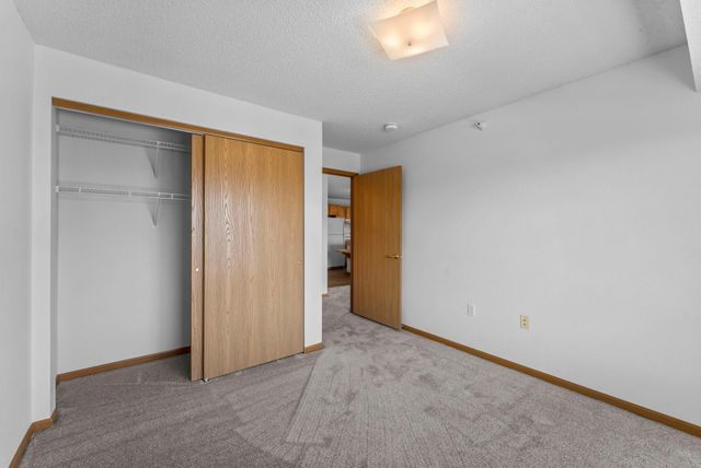 2155 6th Lane SE 208, Cambridge, MN 55008