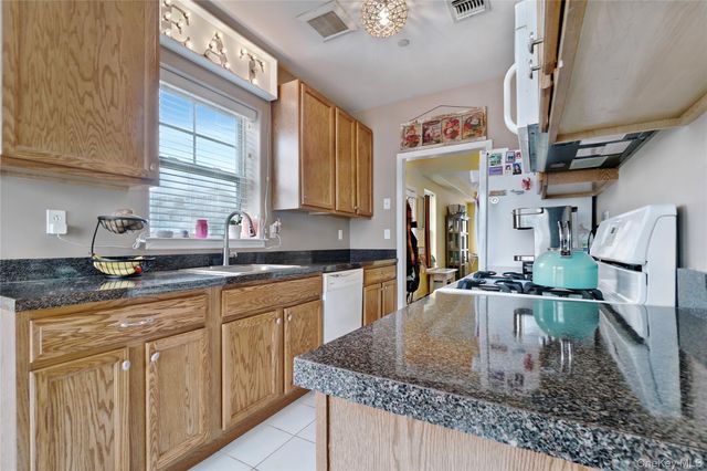 6428 Ocean Avenue S, Arverne, NY 11692