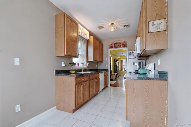 6428 Ocean Avenue S, Arverne, NY 11692