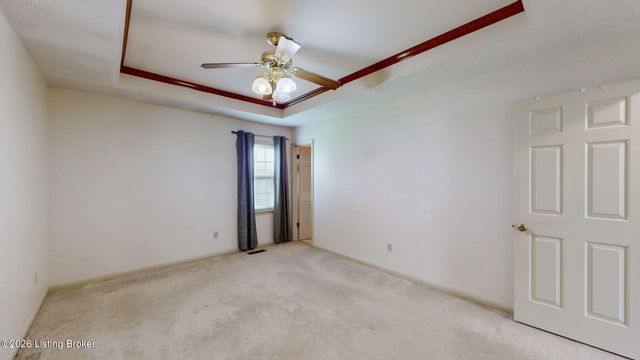 3613 Burkland Blvd, Shepherdsville, KY 40165