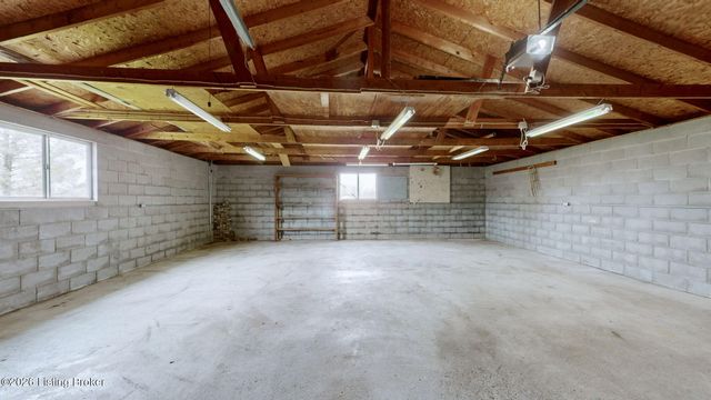 3613 Burkland Blvd, Shepherdsville, KY 40165