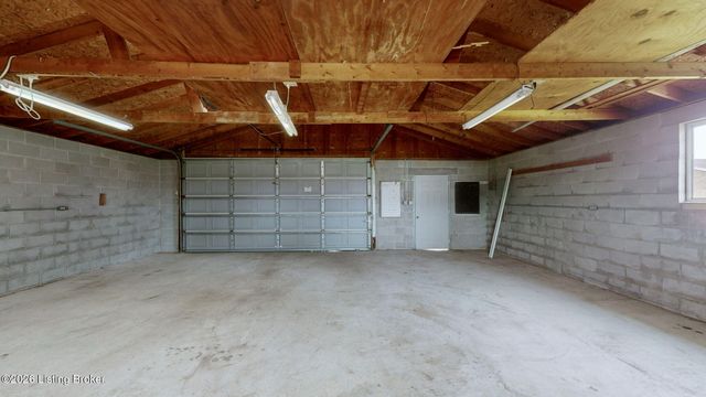 3613 Burkland Blvd, Shepherdsville, KY 40165