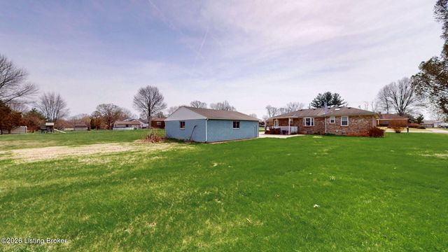 3613 Burkland Blvd, Shepherdsville, KY 40165
