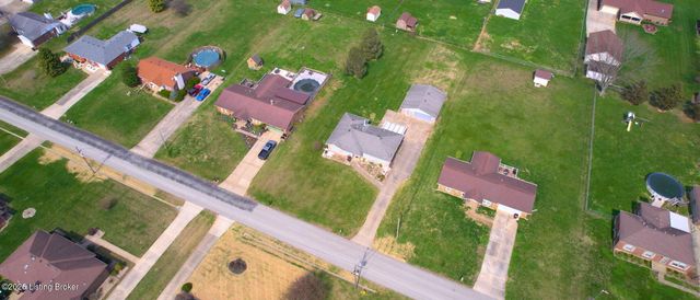3613 Burkland Blvd, Shepherdsville, KY 40165