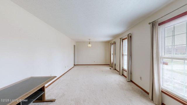 3613 Burkland Blvd, Shepherdsville, KY 40165