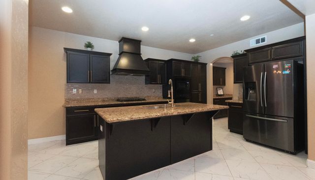 2536 W Stewart Avenue, Visalia, CA 93291