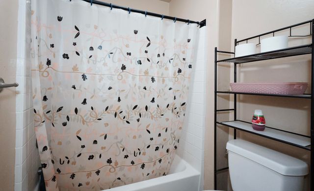 2536 W Stewart Avenue, Visalia, CA 93291