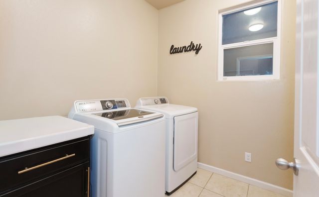 2536 W Stewart Avenue, Visalia, CA 93291