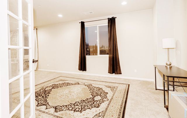 2536 W Stewart Avenue, Visalia, CA 93291