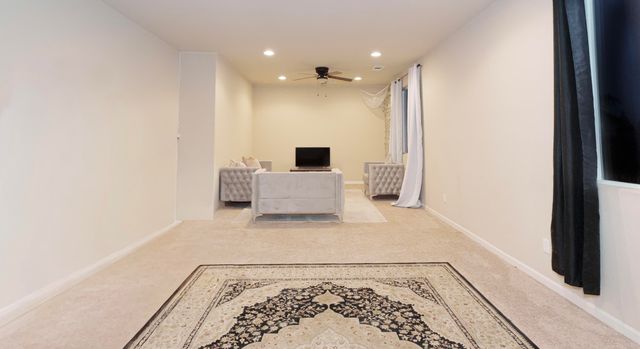 2536 W Stewart Avenue, Visalia, CA 93291