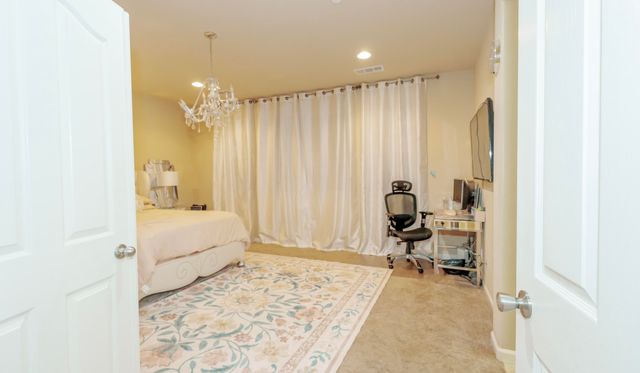 2536 W Stewart Avenue, Visalia, CA 93291