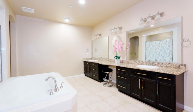 2536 W Stewart Avenue, Visalia, CA 93291