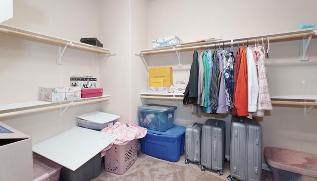 2536 W Stewart Avenue, Visalia, CA 93291