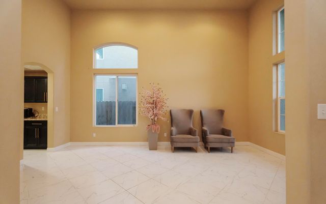 2536 W Stewart Avenue, Visalia, CA 93291