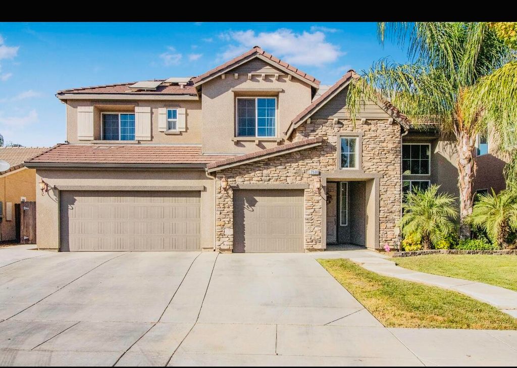 2536 W Stewart Avenue, Visalia, CA 93291