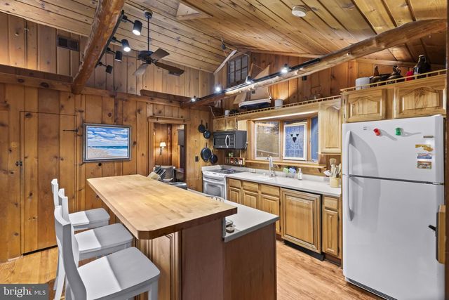 2010 DATE RD, Port Republic, MD 20676