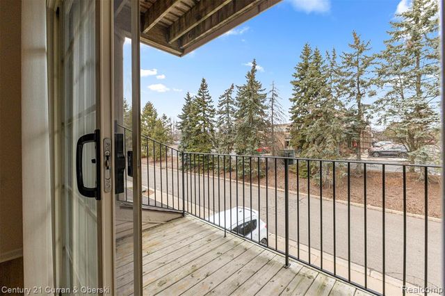 39444 Springwater Drive, Northville, MI 48168