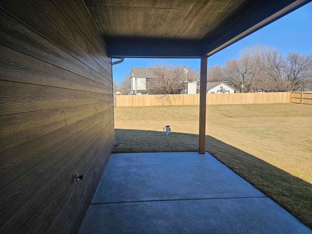 1014 N Forestview Ct, Wichita, KS 67235