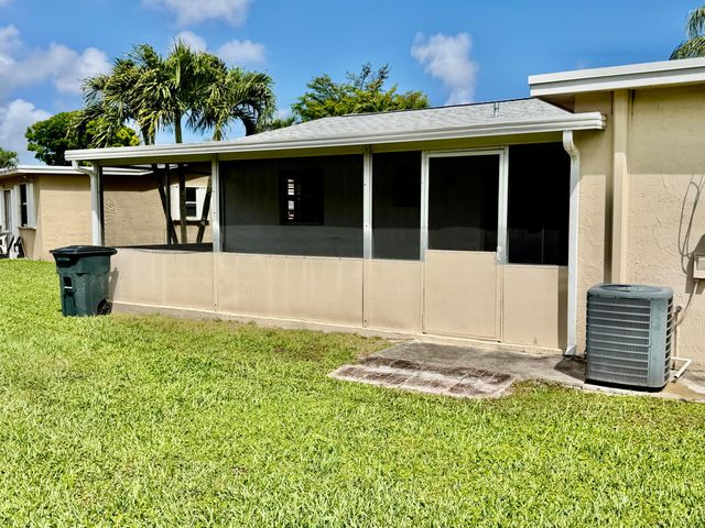 2821 Duke Lane, Delray Beach, FL 33445