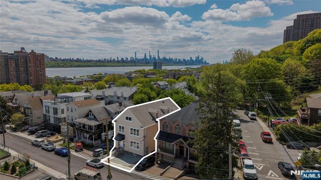 46 Hudson Avenue C, Edgewater, NJ 07020