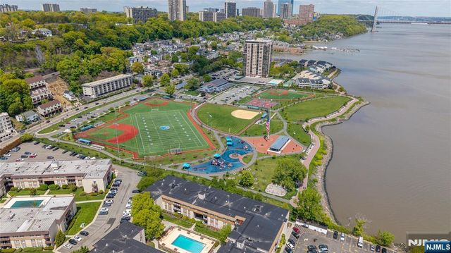 46 Hudson Avenue C, Edgewater, NJ 07020