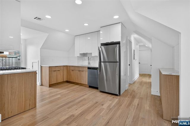 46 Hudson Avenue C, Edgewater, NJ 07020