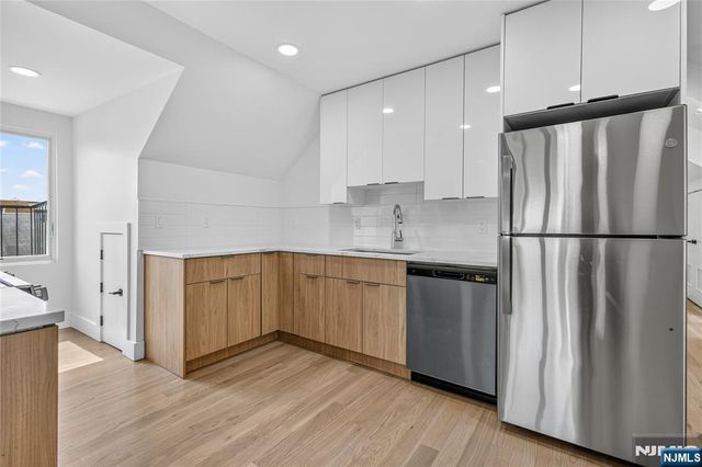 46 Hudson Avenue C, Edgewater, NJ 07020