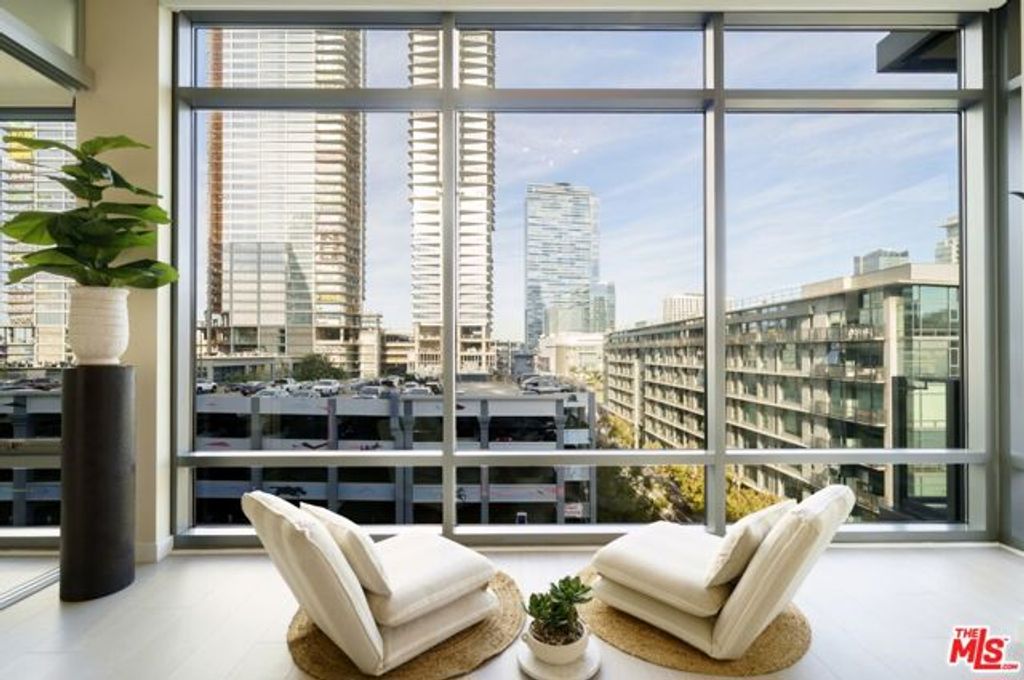 1100 S Hope Street 716, Los Angeles, CA 90015