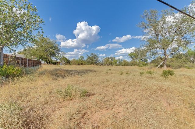 126 W Maple DR, Granite Shoals, TX 78654