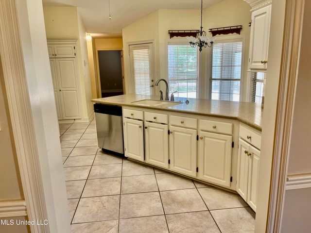 3057 Windwood Circle, Flowood, MS 39232
