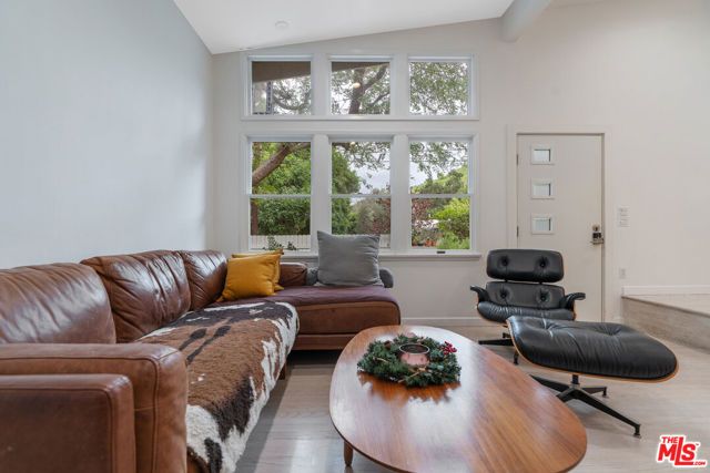 3547 Summerfield Drive, Sherman Oaks, CA 91423