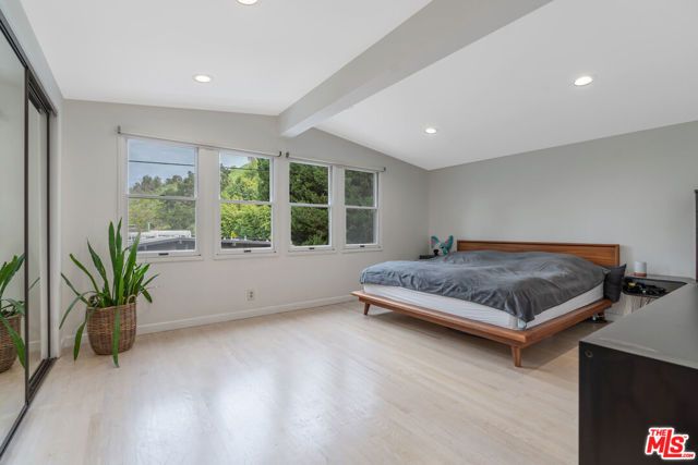 3547 Summerfield Drive, Sherman Oaks, CA 91423