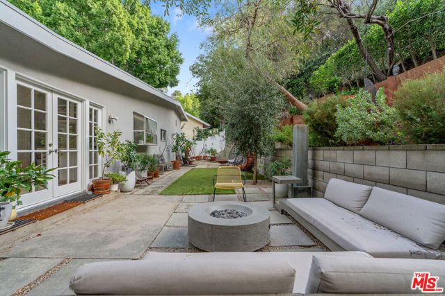 3547 Summerfield Drive, Sherman Oaks, CA 91423